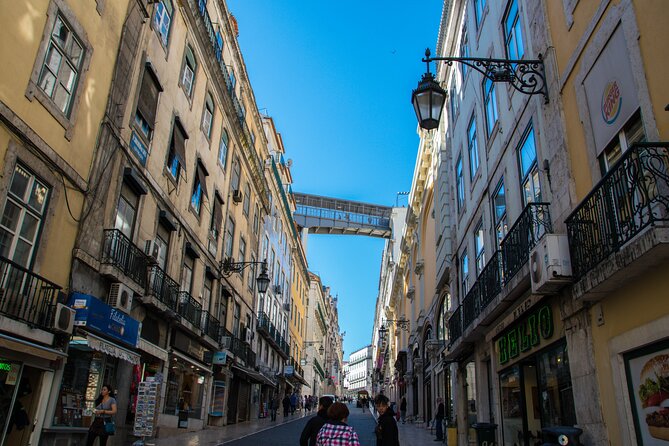 East to West Tour in a Tukxi - Baixa de Lisboa and Terreiro do Paço: UNESCO street geometry after 1755