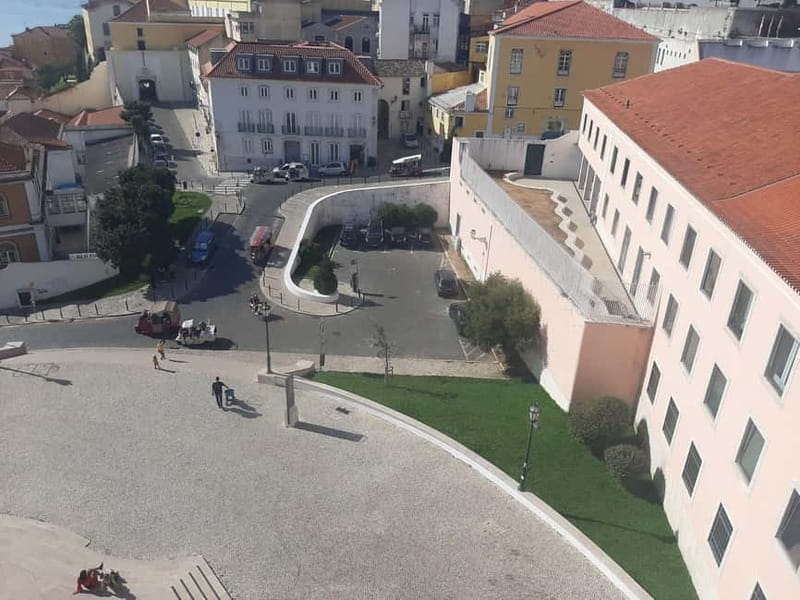 Eco Tuk Tours Lisbon - Santa Luzia to Portas do Sol, Lisbon’s viewpoint sequence