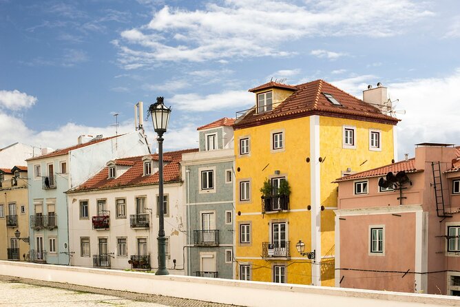 Essential Lisbon Highlights Walking Tour - Getting your bearings at Praça do Comércio (Terreiro do Paço)