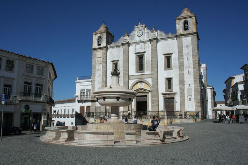 Évora and Megaliths Full-Day Tour from Lisbon - Roman Temple of Diana: not just a ruin, a landmark