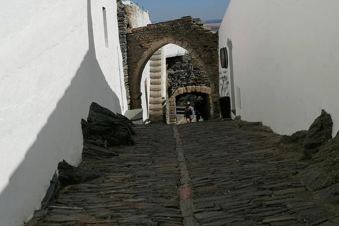 Évora and Monsaraz from Lisbon - Pacing and comfort in a private group day