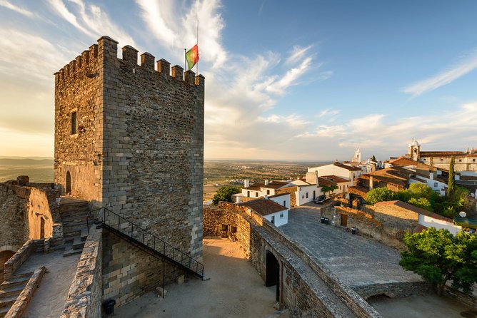 Evora and Monsaraz Private Tour From Lisbon - When your day starts: 8:00 am pickup and a long, satisfying drive