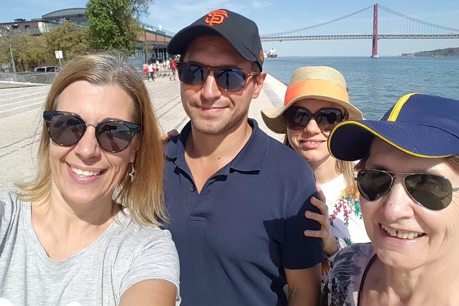 Explore Lisbon: Private & Customizable Half-Day Sightseeing Tour - Designer Shops and Plazas: A Quick Reset on the Main Boulevard
