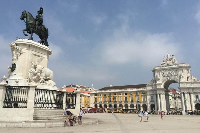 Explore Lisbon: Private & Customizable Half-Day Sightseeing Tour - Torre de Belém: UNESCO-Class Maritime Defense in 10 Minutes