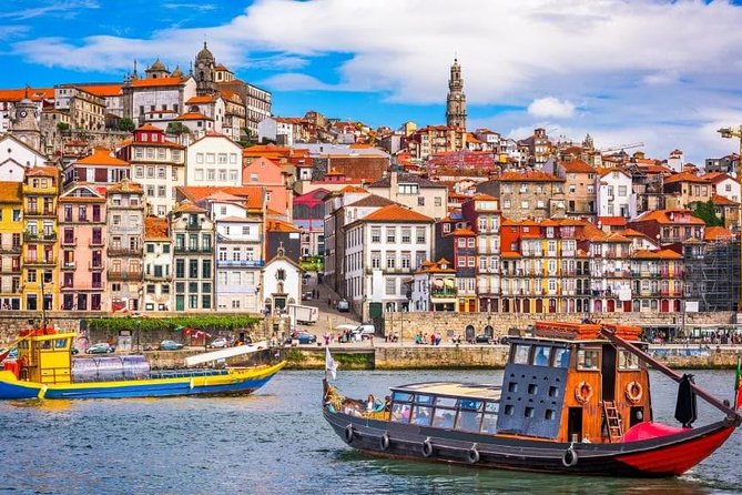 Explore Porto & Aveiro within Riverboat Cruises - Private Full Day Tour from Lisbon with Lunch - How lunch fits into a long day without ruining it