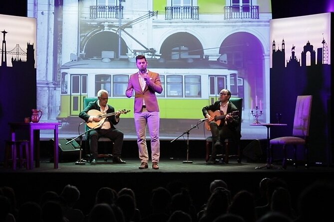 Fado in Chiado - Live Show in Lisbon on Stage for over 15 Years - Two singers on stage, why it feels balanced