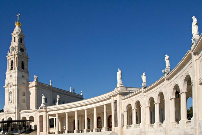 Faith and Heritage: Fátima, Batalha, Nazaré, Óbidos from Lisbon - Nazaré Chapel Legends, Atlantic Views, and Your Timing for Lunch