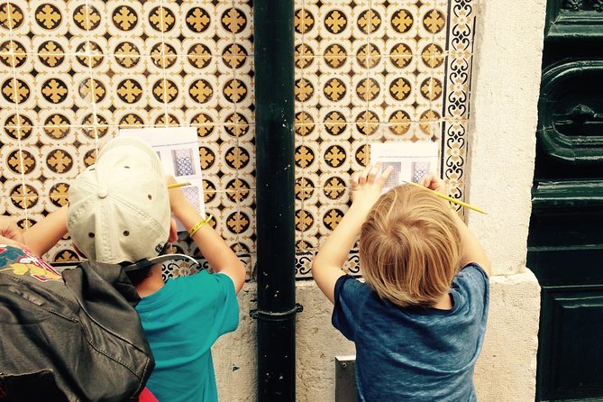 Family Tour: Genuine Lisbon - Starting at Rossio (Praça Dom Pedro IV) and getting oriented