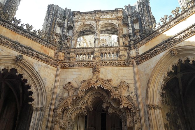 Fátima, Batalha, Nazaré and Óbidos day Tour - Stop 2: Batalha Monastery in 20 Minutes