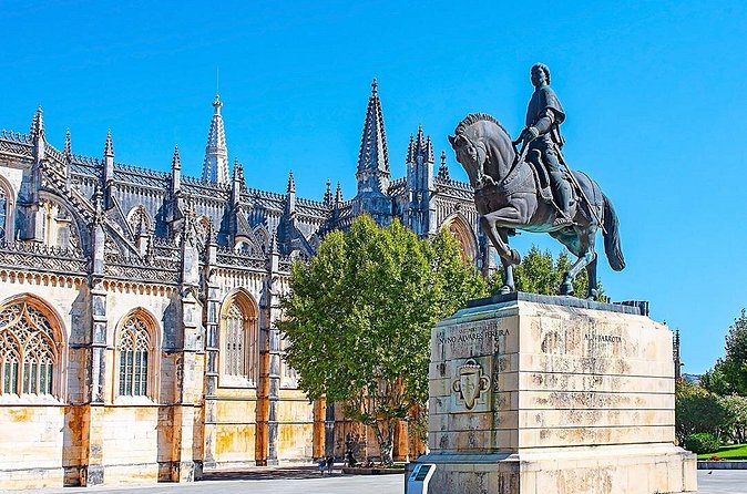 Fatima, Batalha, Nazare, Obidos Private Experience - Your guide matters, João and Miguel set the tone