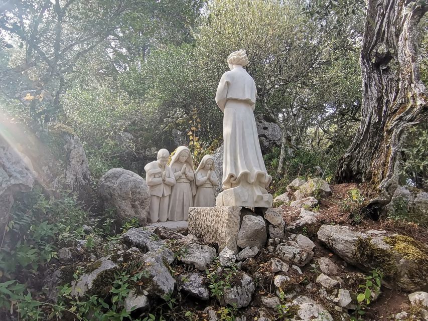 Fatima Full-Day Private Personalized Pilgrimage from Lisbon - Basilica of the Most Holy Trinity: a different tone for pilgrims