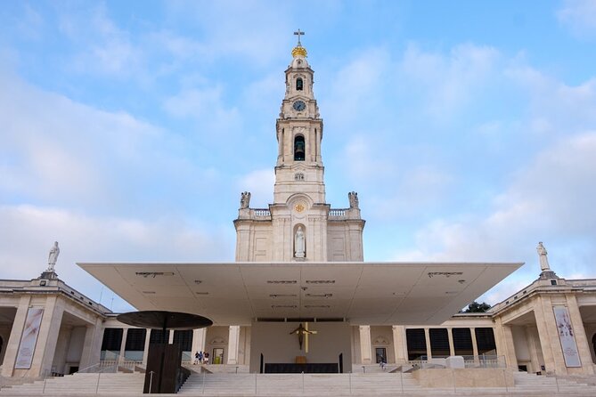 Fatima, Obidos and Nazaré Tour (8 hours) - Fátima: the Sanctuary stop and what to expect in 55 minutes