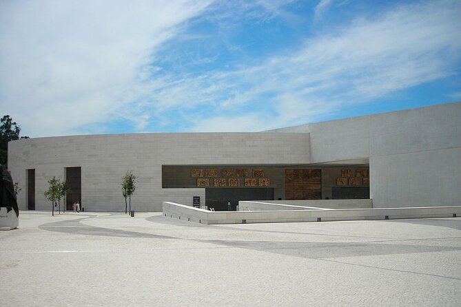 Fatima, Obidos and Nazaré Tour (8 hours) - Nazaré: Sítio da Nazaré cliff views and the fishing-village vibe