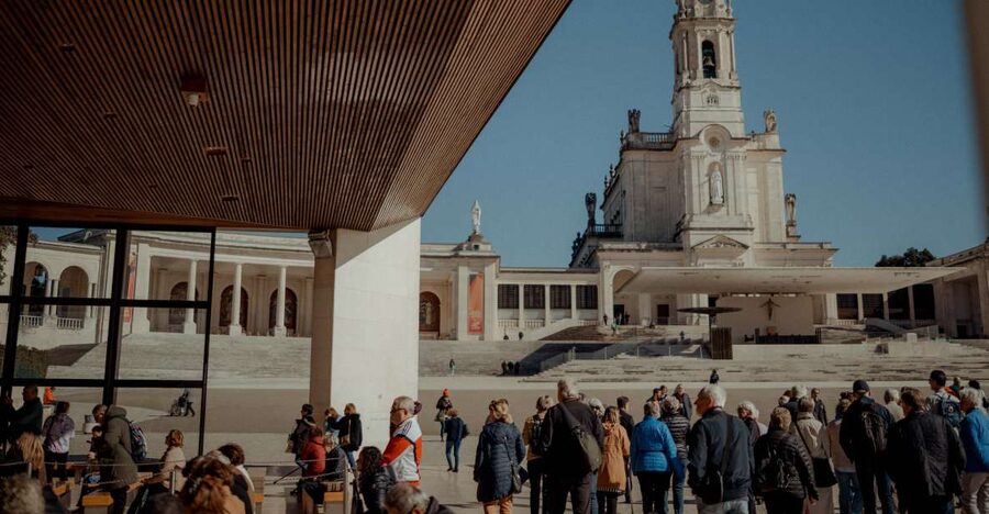 Fátima & Shepherd’s Village – Faith, History & Emotion - Chapel of Apparitions and Sanctuary Square: where the story becomes physical