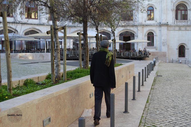 Fernando Pessoa Lisbon Walking Tour - Stop 2, Largo do Carmo: Reading the City Like a Text