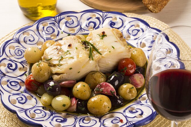 Food & Drink Private Tour in Lisbon & Cacilhas w/ Ferry Included - Dinner in Cacilhas: fish-focused petiscos and Portuguese wine in a real fishing village