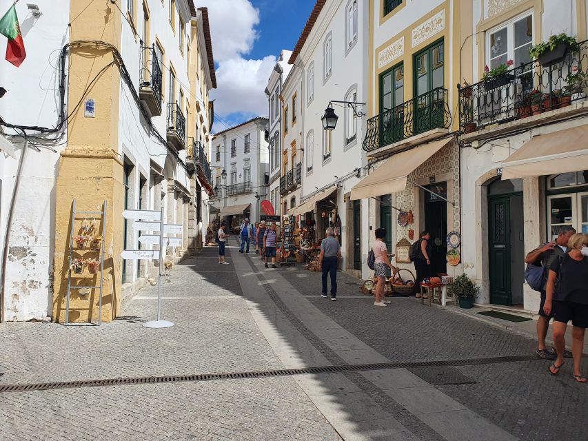 From Lisboa: Evora and Monsaraz Full-Day Tour - Monsaraz Castle: hilltop views over Alqueva Lake