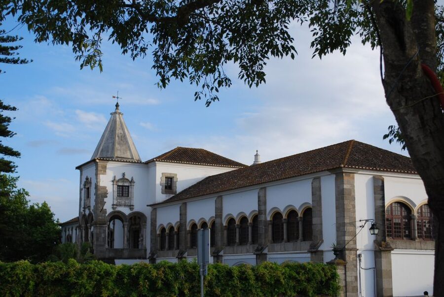 From Lisboa: Evora and Monsaraz Full-Day Tour - Why Évora and Monsaraz work so well as one 8-hour day
