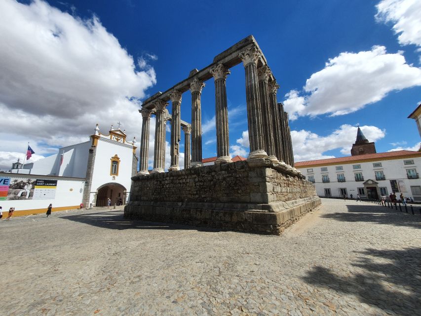 From Lisboa: Evora and Monsaraz Full-Day Tour - Chapel of Bones: short visit, big emotional impact