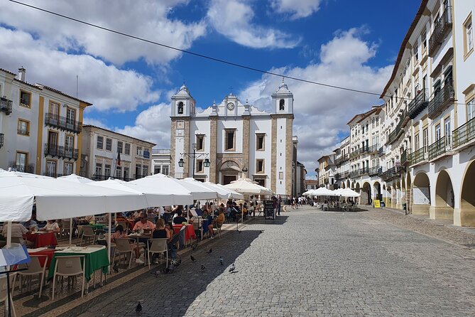 From Lisboa: Évora & Monsaraz Small-Group Full Day Tour - Palace of Dom Manuel and the Municipal Market, where you slow down