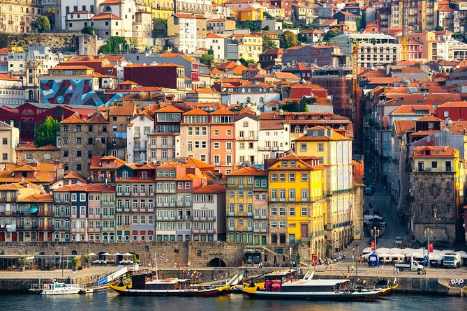 From Lisboa: Porto Private Full Day Tour - Capela das Almas: azulejo outside, fast but unforgettable