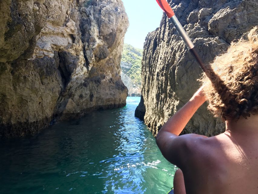 From Lisbon: Arrábida Natural Park Kayak Tour with Lunch - The beach stretch at Praia dos Galapinhos: why the lunch stop matters