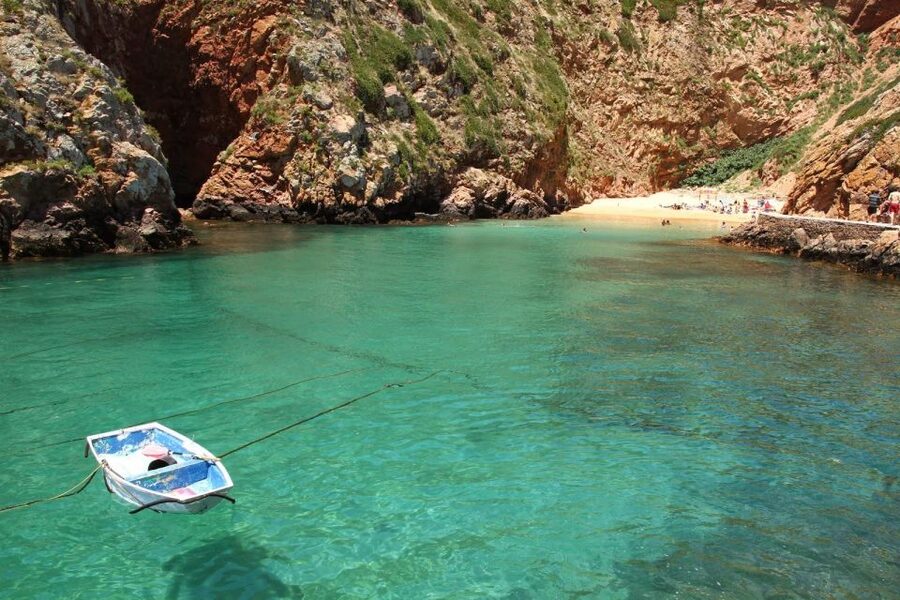 From Lisbon: Berlenga Grande Island Private Tour - Óbidos in 40 minutes: how to see the walls without wasting your time