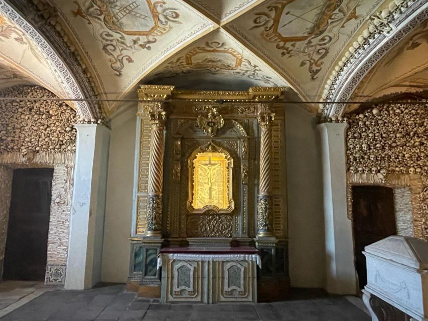 From Lisbon: Évora, Chapel of Bones, & Roman Temple Tour - Évora Old Town Walk: Jardim Público and St. Francis Church
