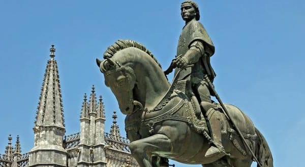 From Lisbon: Fátima, Batalha, Nazaré and Óbidos Day Tour - Guides and what to expect from the explanation time