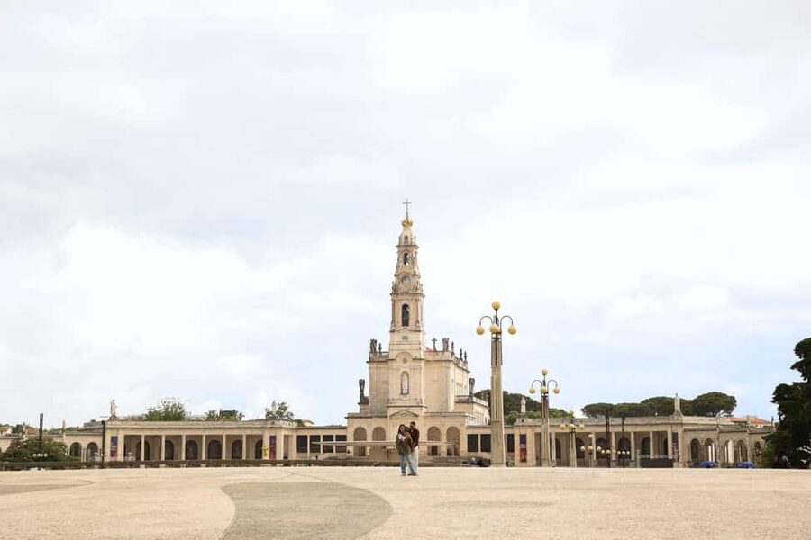 From Lisbon: Fátima, Óbidos, and Nazaré Small Group Day Tour - Timing, Pacing, and When the Day Feels Tight