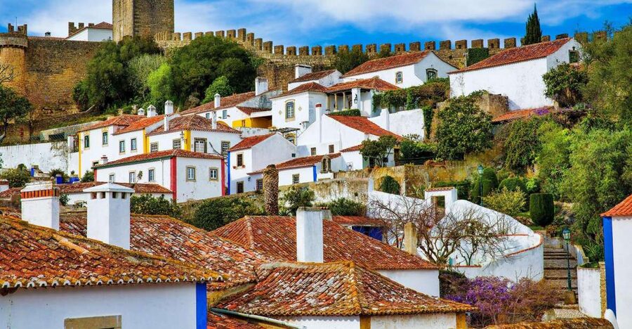 From Lisbon: Fátima Sanctuary, Nazaré & Óbidos - Small rules that make the day smoother