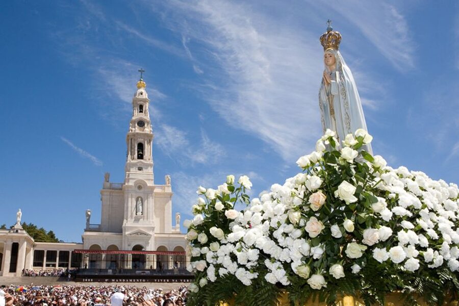 From Lisbon: Fatima Sanctuary Private Day Tour - Basilica of Our Lady of the Rosary: Architecture Meets Devotion
