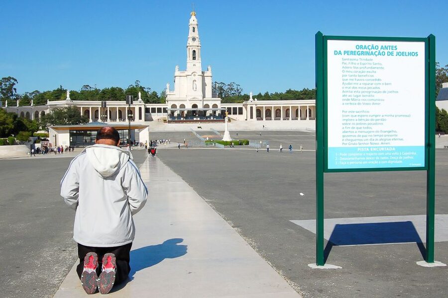 From Lisbon: Fatima Sanctuary Private Day Tour - Mass at the Chapel of Apparitions: The Stop That Changes the Mood