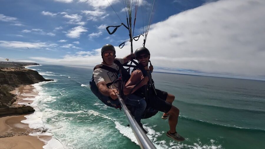 From Lisbon: Paragliding Pack (Flight+Video+Transportation) - What to wear and bring so the flight day stays comfortable