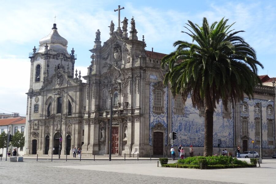 From Lisbon: Porto Full-Day Private Tour - Porto Cathedral and the big landmark hits