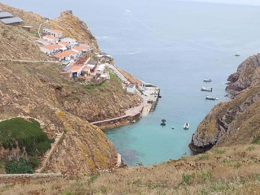 From Lisbon : Round trip to Peniche, Berlengas. - Cabo cliffs in Peniche, then ocean views, then island paths