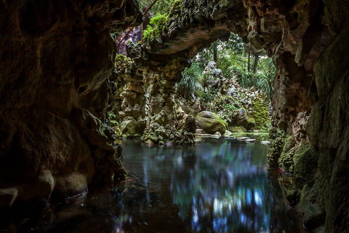 From Lisbon: Sintra and Cascais Deluxe Full-day Private Tour - Guide experience, languages, and the pace you are paying for