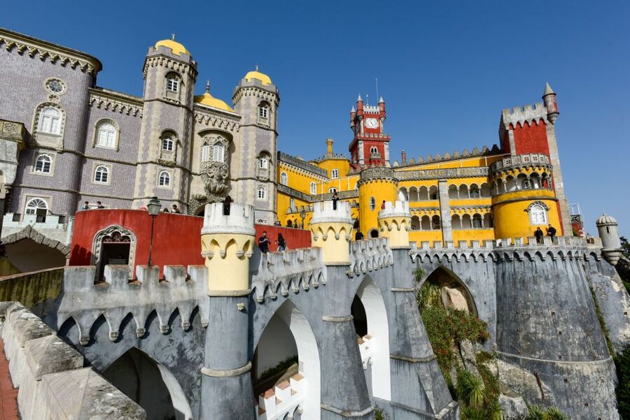 From Lisbon: Sintra and Cascais Full-Day Private Tour - Quinta da Regaleira: the mystical stop where you should ask for direction