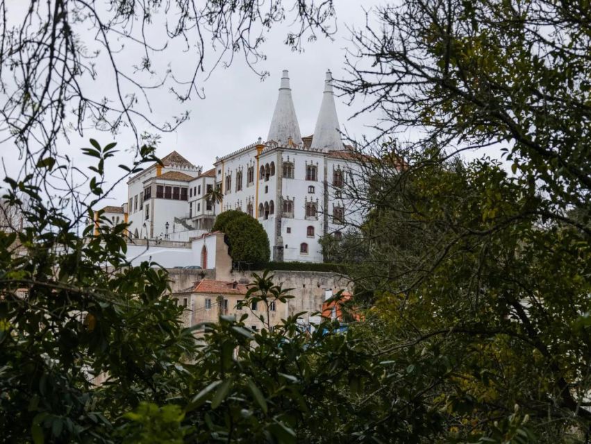 From Lisbon: Sintra, Cabo da Roca & Cascais Guided Day Tour - Cascais for 1 Hour: Sea Air, Bay Views, and a Stroll-Friendly Finish