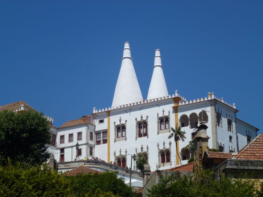 From Lisbon: Sintra Pena Palace Cascais 8-People Group Tour - Who this tour fits best