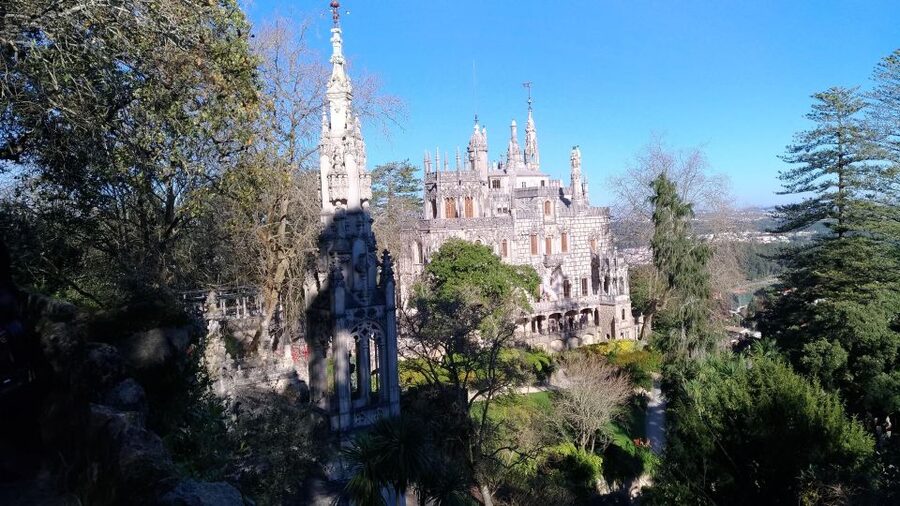 From Lisbon: Sintra Private tour Half-Day in a premium car - Beyond the Main Castle: Moorish Castle, Quinta Regaleira, and Choice