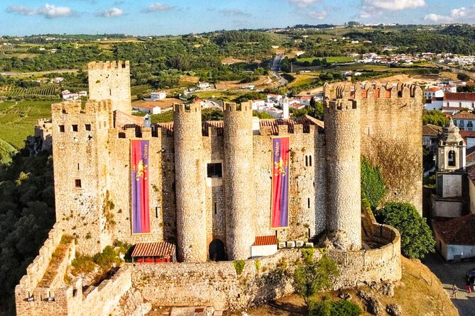 From Lisbon: Small group day tour to Fátima, Nazaré & Óbidos - Stop 2: Nazaré cliffs, Atlantic views, and choosing your lunch