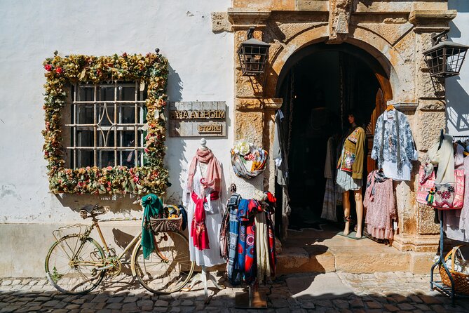 From Lisbon: Small Group to Fátima, Batalha, Nazaré & Óbidos - Guides and what you should watch for during the day