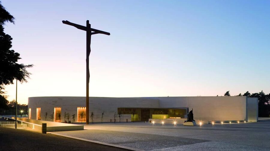 From Lisbon: Tomar and Fátima Day Trip with Guide - Key Things That Make This Day Trip Work