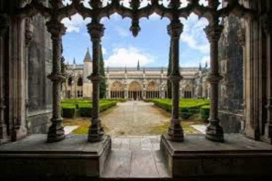 From Lisbon: Tomar, Batalha, Alcobaça, & Óbidos Templar Tour - Alcobaça Monastery: scale, meaning, and what to watch for