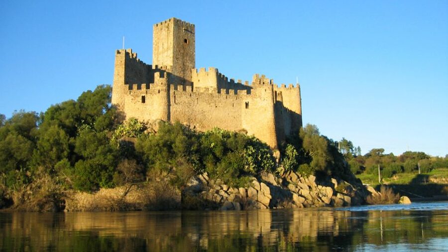 From Lisbon: Tomar, Christ Convent & Almourol Castle Tour - How the guides and group size shape your day in real life