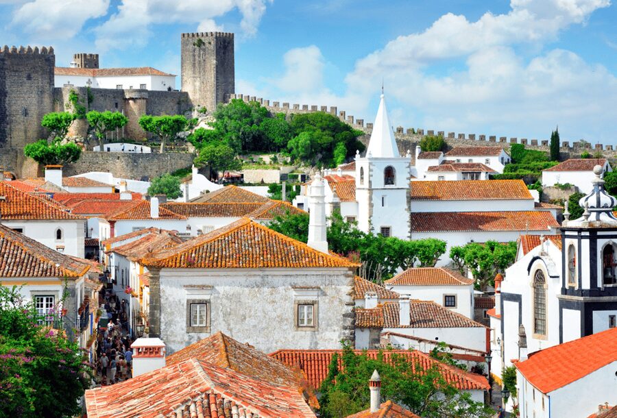 From Lisbon: Tour to Óbidos and Nazaré - Medieval Village, Ginja, and Giant Waves - The ride to Nazaré: switching from towns to coast