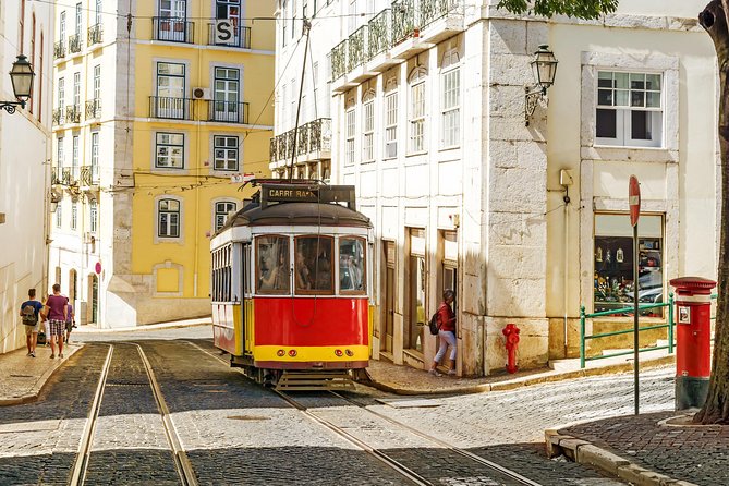 Full-Day Private Tour of Lisbon and Sintra - Padrão dos Descobrimentos: Portuguese Discoveries in a quick, focused visit