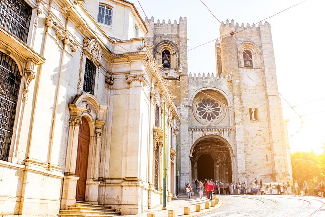Full-Day Private Tour of Lisbon and Sintra - The 9:00 start, hotel pickup, and a Wi-Fi van that helps