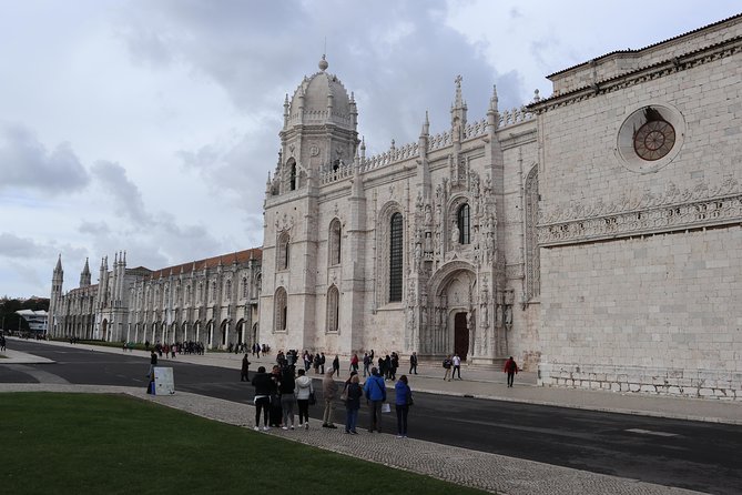 Full Day Small Group Tour in Lisbon: The Most Complete City Tour - Park breaks and a main square reset: Eduardo VII Park and Praça Dom Pedro IV